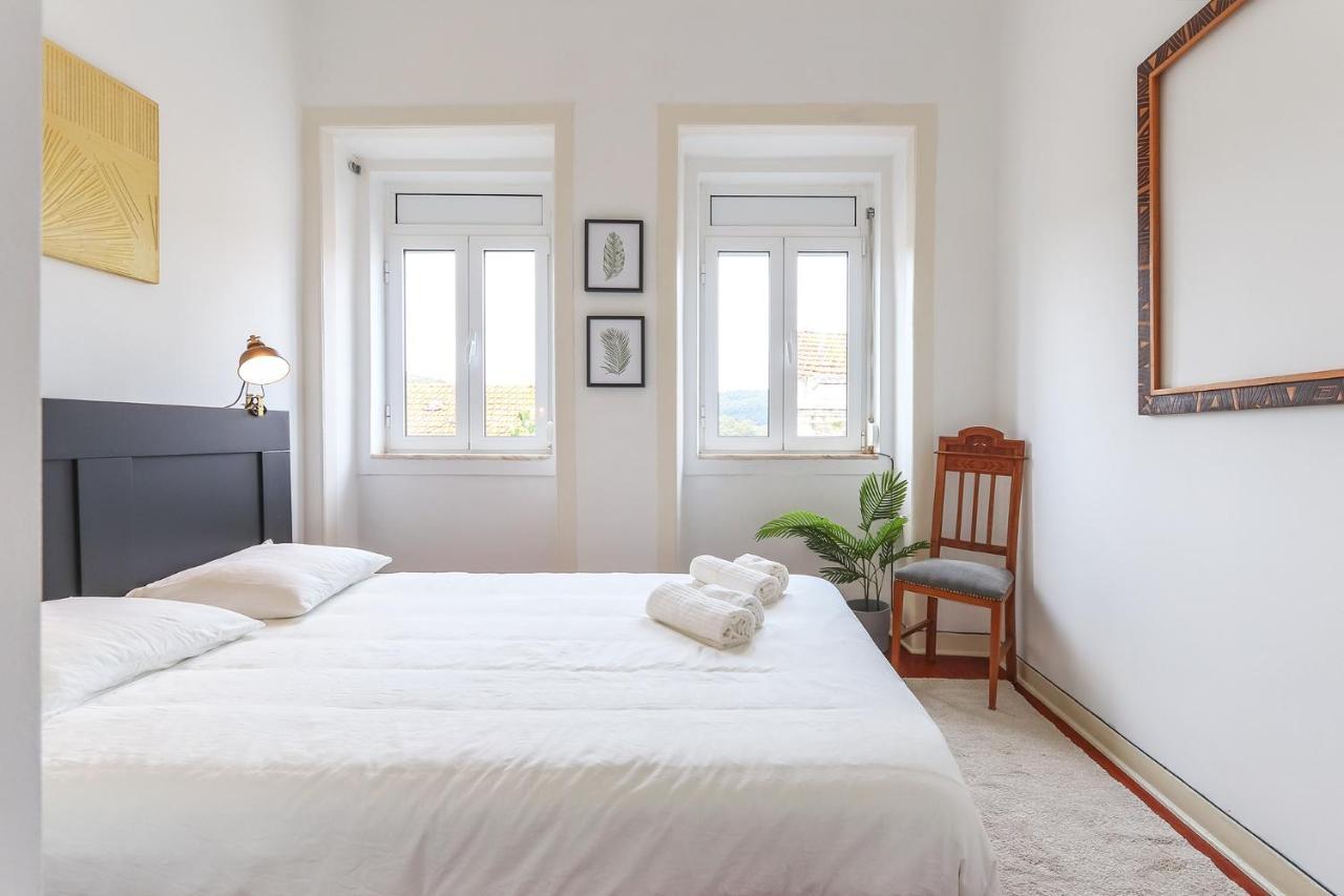 Vita Portucale ! Stylish Apartment Campo Ourique Lisboa Exteriör bild