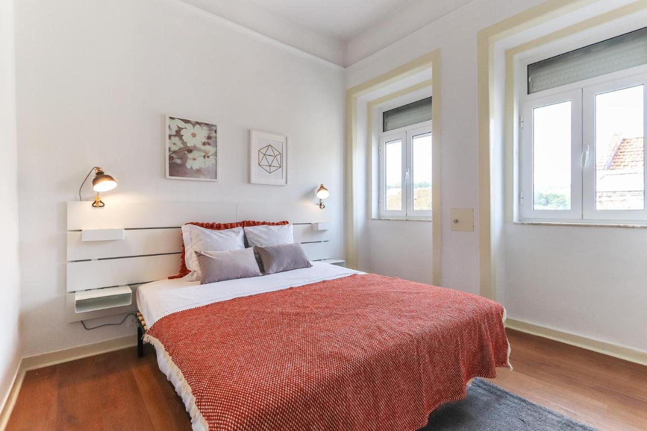 Vita Portucale ! Stylish Apartment Campo Ourique Lisboa Exteriör bild