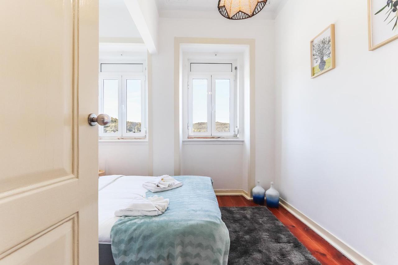 Vita Portucale ! Stylish Apartment Campo Ourique Lisboa Exteriör bild
